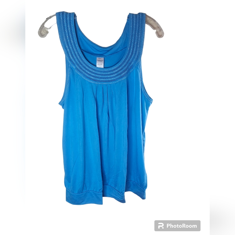 Women's sleeveless blue top size 1X